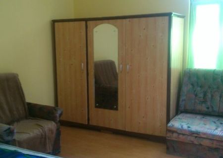 Inchiriez casa in Constructorilor Giulesti 600 Ron