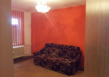 Inchiriez(direct proprietar)garsoniera B dul Basarabia