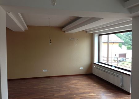 Inchiriez duplex 5 camere