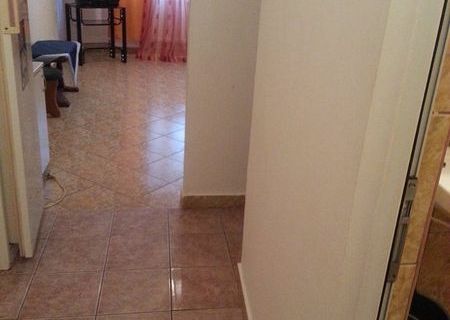 Inchiriez garsoniera zona tiglina1, stradal