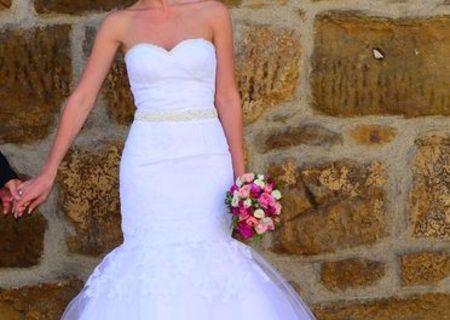 Inchiriez rochie de mireasa sirena Inchiriez rochie de mireasa sirena