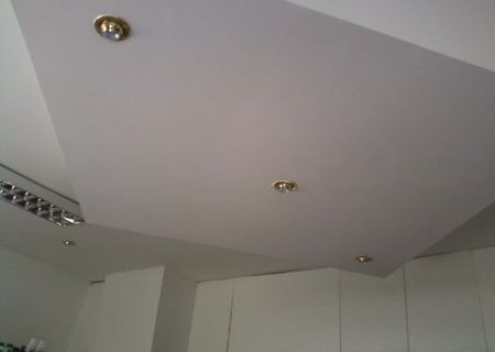 Inchiriez spatiu comercial