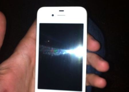 Iphone 4 neverlocked ( 16 Gb, alb )
