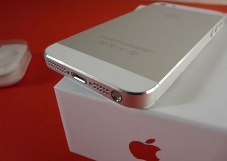 iPhone 5-16Gb Alb/ Garantie 1 an Original-NOI Full-Box/ Cutie Promo** iPhone 5-16Gb Alb/ Garantie 1 an Original-NOI Full-Box/ Cutie Promo**