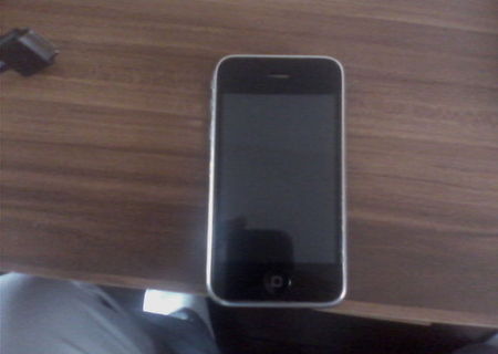 iPhone3gs negru in toate retelele wi-fi 8 gb iphone