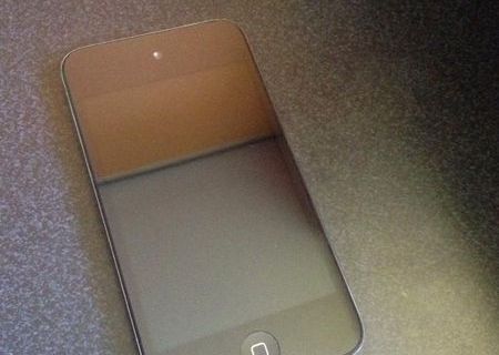 IPOD TOUCH 4G 8GB IN STARE BUNA