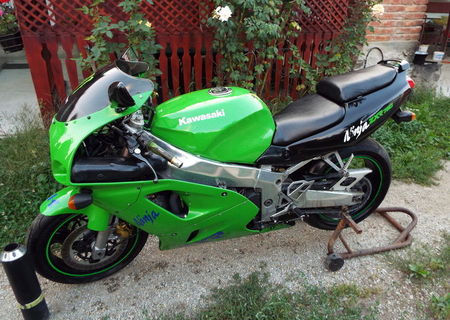 Kawasaki ZXR750