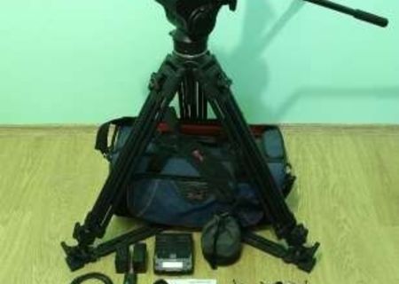 Kit camera profesionala Sony HVR-V1P + microfon wireless Sennheiser + lavalier Sennheiser + trepied + lampa
