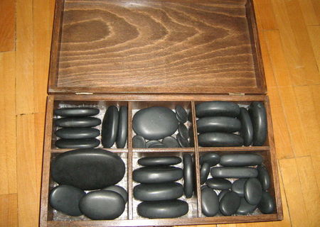 KIT HOT STONE - Pietre Vulcanice Pentru Masaj KIT HOT STONE - Pietre Vulcanice Pentru Masaj