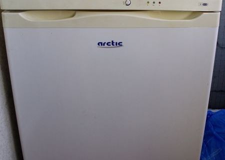 Lada frigorifica Artic clasa A in stare noua accesibila!