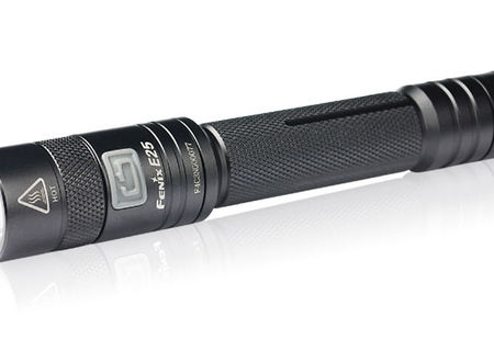 Lanterna outdoor FENIX E25 2xAA ca noua si cu garantie