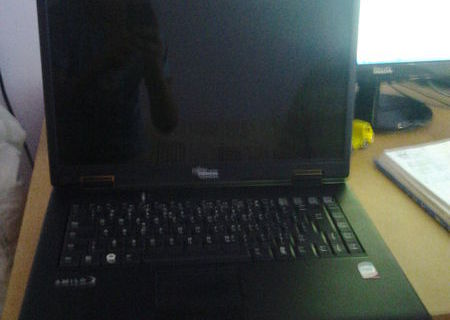 Laptop Fijitsu Simens-Amilo LI 2735