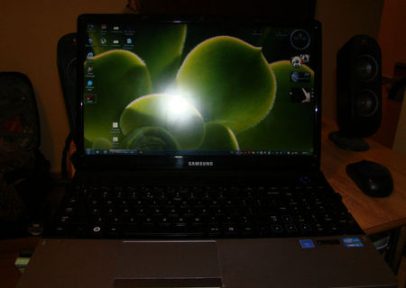 Laptop Samsung NP300E5Z-S03RO cu procesor Intel® CoreTM i5-2450M 2.50G Laptop Samsung NP300E5Z-S03RO cu procesor Intel® CoreTM i5-2450M 2.50G