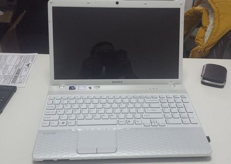 Laptop SONY VAIO i3 Laptop SONY VAIO i3