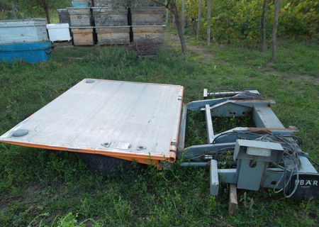 Lift hidraulic pentru camion