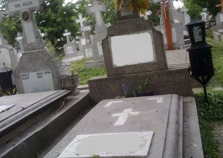 LOC DE VECI, Bucuresti/sector 1 - Cimitir STRAULESTI 2
