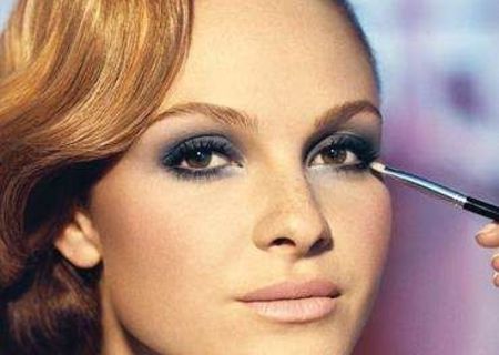 Machiaj Profesional cu Deplasare la Domiciliu