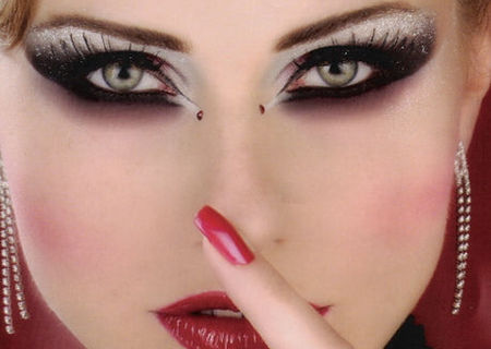 MACHIAJ PROFESIONAL IEFTIN!