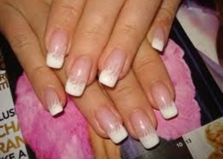 Manichura pedichiura , extensi unghii gel si intretinerea lor