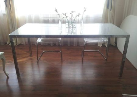 Masa IKEA cu blat de sticla si picioare din otel cromat