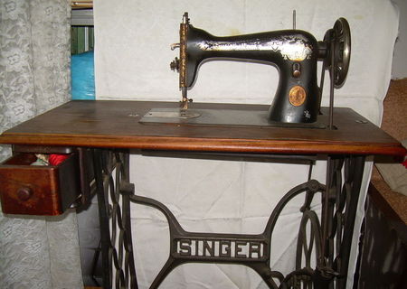 Masina de cusut Singer