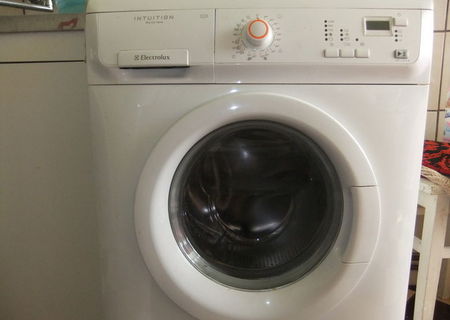 Masina de spalat Electrolux Intuition 5kg Ecovalva 1000 rpm