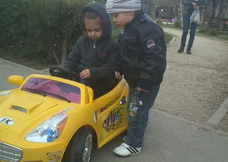 masina electrica automata pentru copii