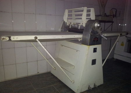Masina turat aluat