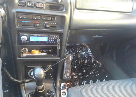 Mazda 323 F