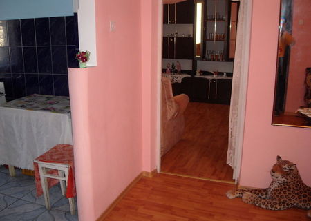 MEGA OFERTA!!! Vand apartament 3 camere decomandat in com. BARU MARE!!!