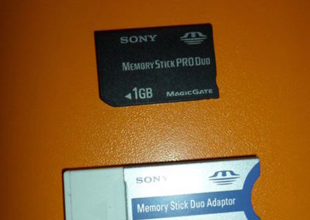 Memory stick pro duo 1GB +adaptor