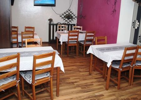 Mese fag cu scaune pentru pizzerie