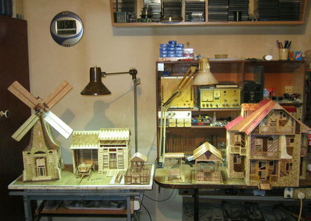 Miniaturi din lemn UNICAT! (casă,moară de vînt,grajd de cai, etc.)
