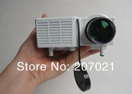 Miniproiector Multimedia Jocuri cu LED Miniproiector Multimedia Jocuri cu LED