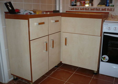 Mobilier pe comanda si masute de acvariu standardizate Mobilier pe comanda si masute de acvariu standardizate