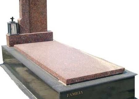 MONUMENTE FUNERARE