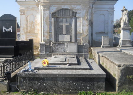 Morminte funerare din mozaic, marmura, granit Morminte funerare din mozaic, marmura, granit