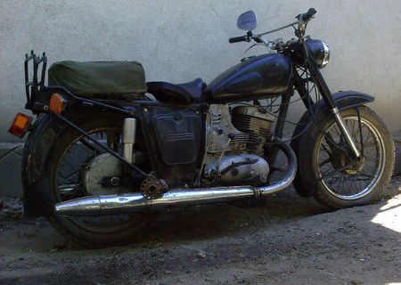 Motocicletă IJ 350