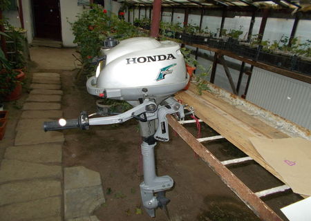 motor barca honda 2,3cp 4 T