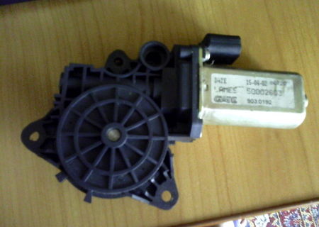 motoras geam