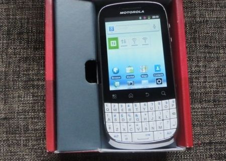 MOTOROLA FIRE,ALB,PRET 300 RON