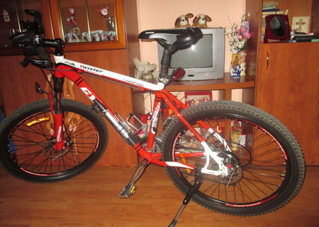 MTB CYCLONE Twister Mountain Bike