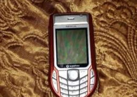 Nokia 6630 rosu