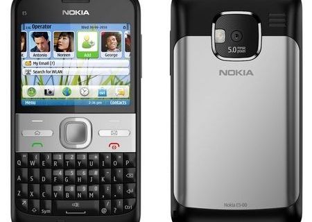 Nokia E5-00 în Orange