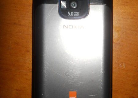 Nokia E5 in cutie