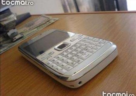 nokia e72 alb, original, decodat, pret 250 ron