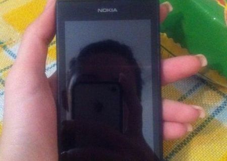 Nokia lumia 520 (la cutie)