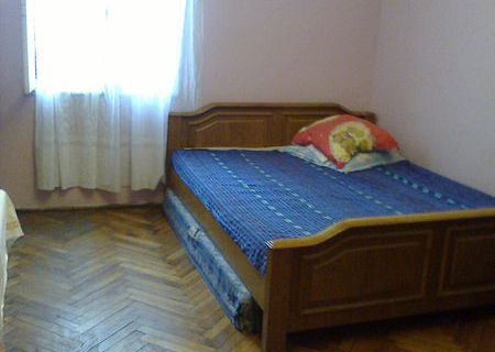 O CAMERA IN APARTAMENT