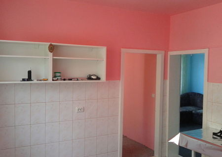 OFER SPRE INCHIRIAT AP. 2 CAM.ET.1 41MP/ZONA LIPOVEI