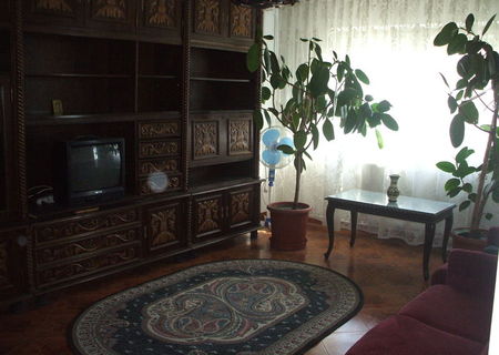 ofer spre inchiriere ap 3 cam